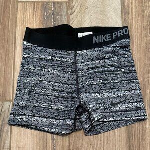 NIKE PRO Women's 2.5'' Compression Yoga/Gym Shorts